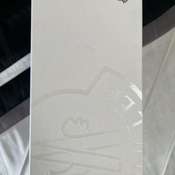 Moncler slides men size 42 US9 - Picture 5 of 6